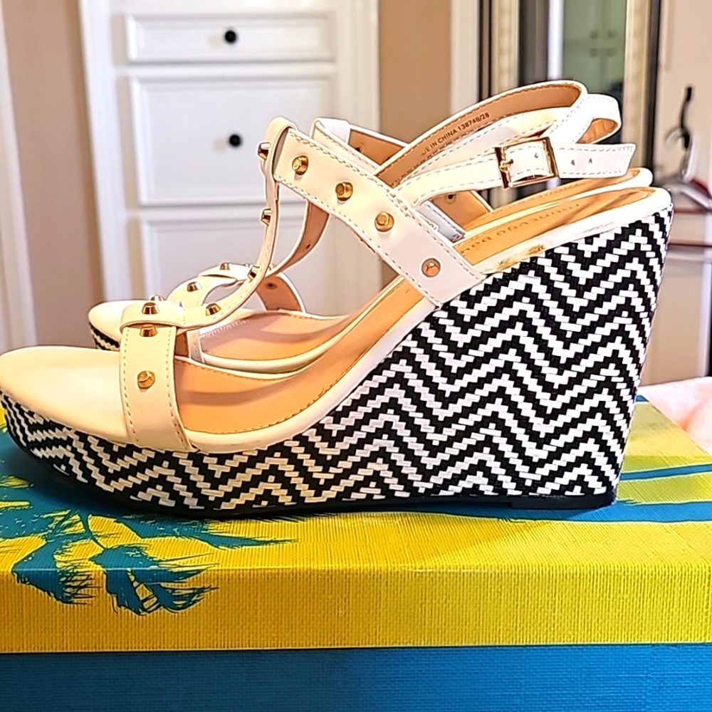Women's wedge heels